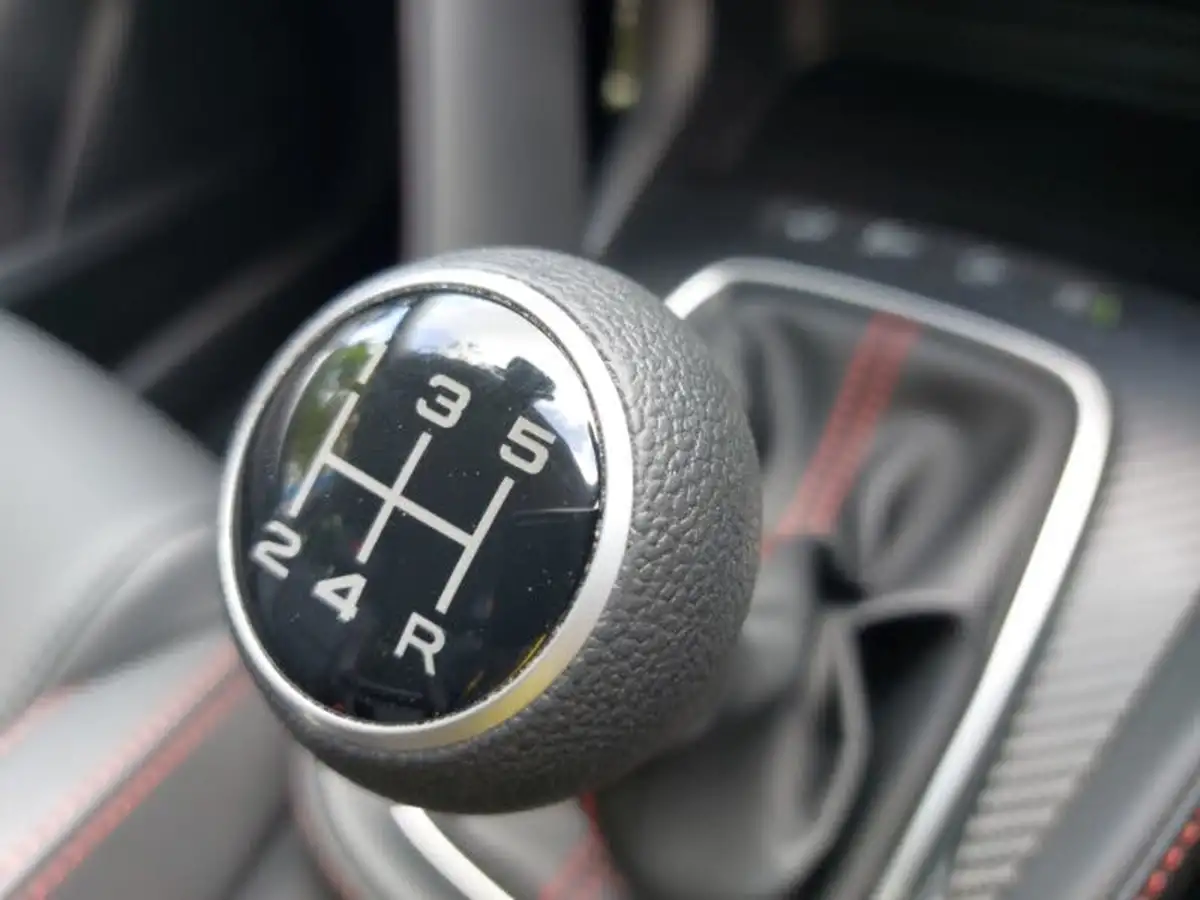 2024-mg-zs-suv-15-vti-tech-exclusive-big-18