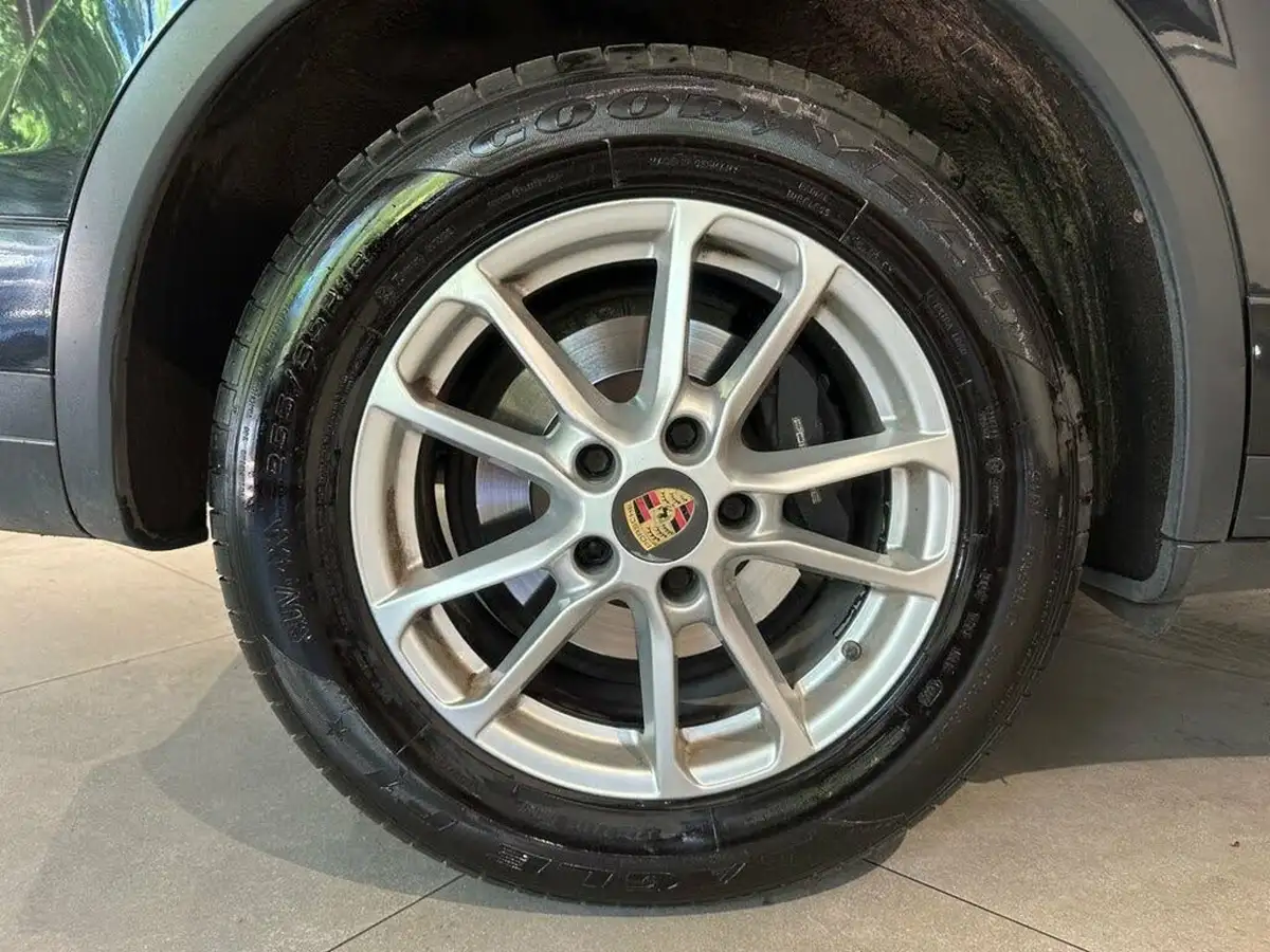 2015-porsche-cayenne-30td-big-26