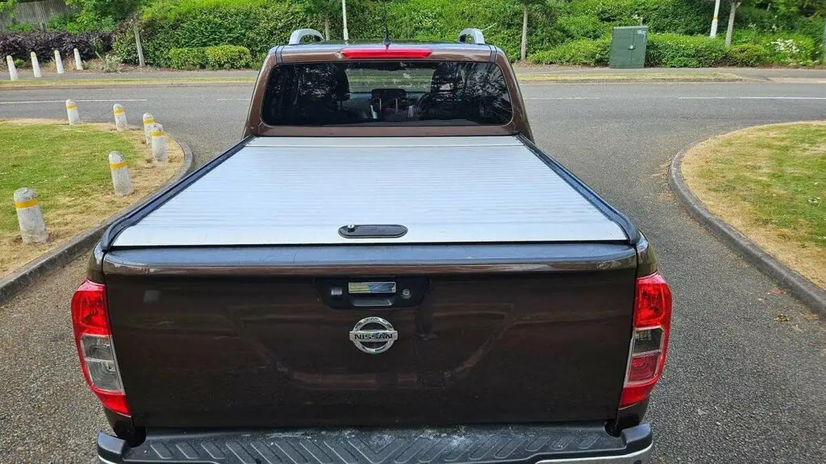 2017-nissan-navara-23dci-tekna-big-6