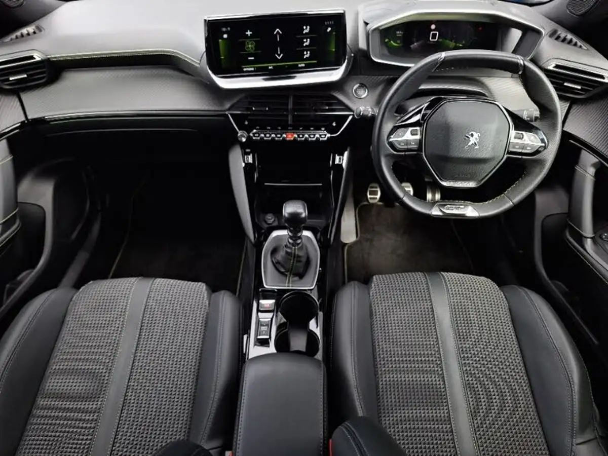2022-peugeot-2008-suv-12-puretech-gt-big-2