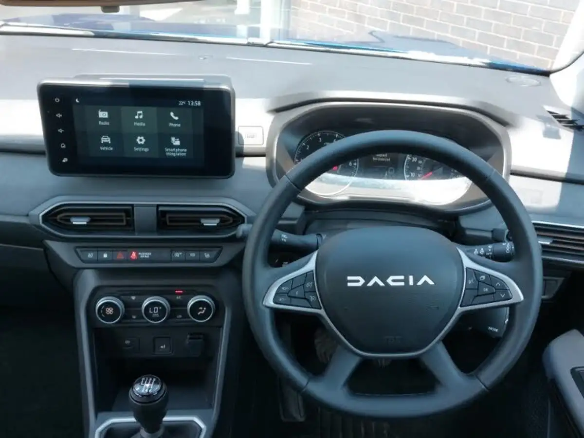 2024-dacia-sandero-stepway-10-tce-extreme-90bhp-big-6