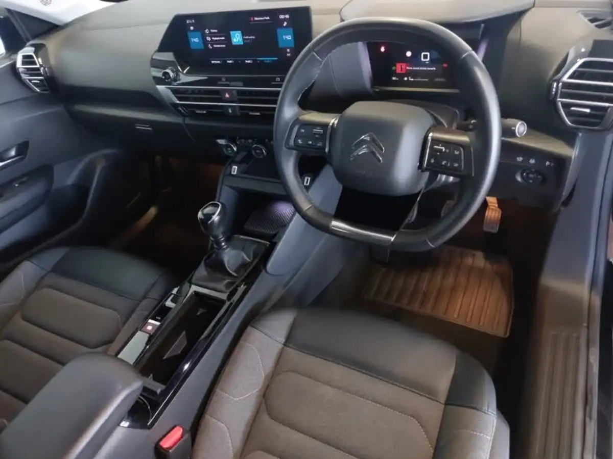2022-citroen-c4-12-puretech-shine-130ps-big-5