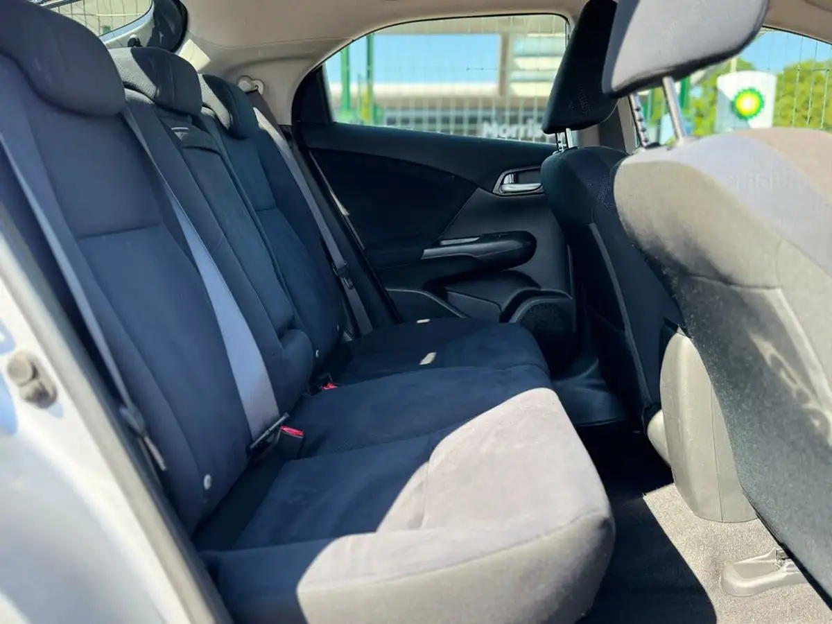 2014-honda-civic-16td-se-plus-hatchback-big-35
