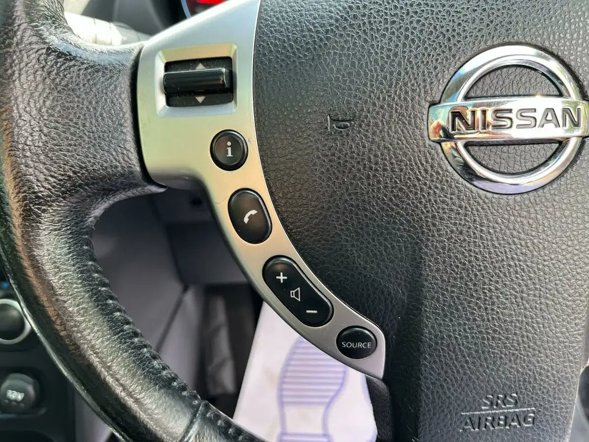 2011-nissan-qashqai2-15td-n-tec-big-31