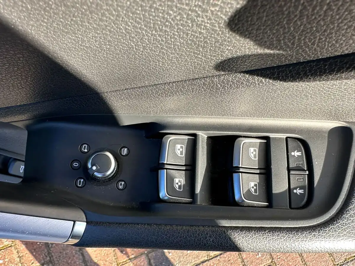 2020-audi-q2-10-30-tfsi-sport-116ps-big-35