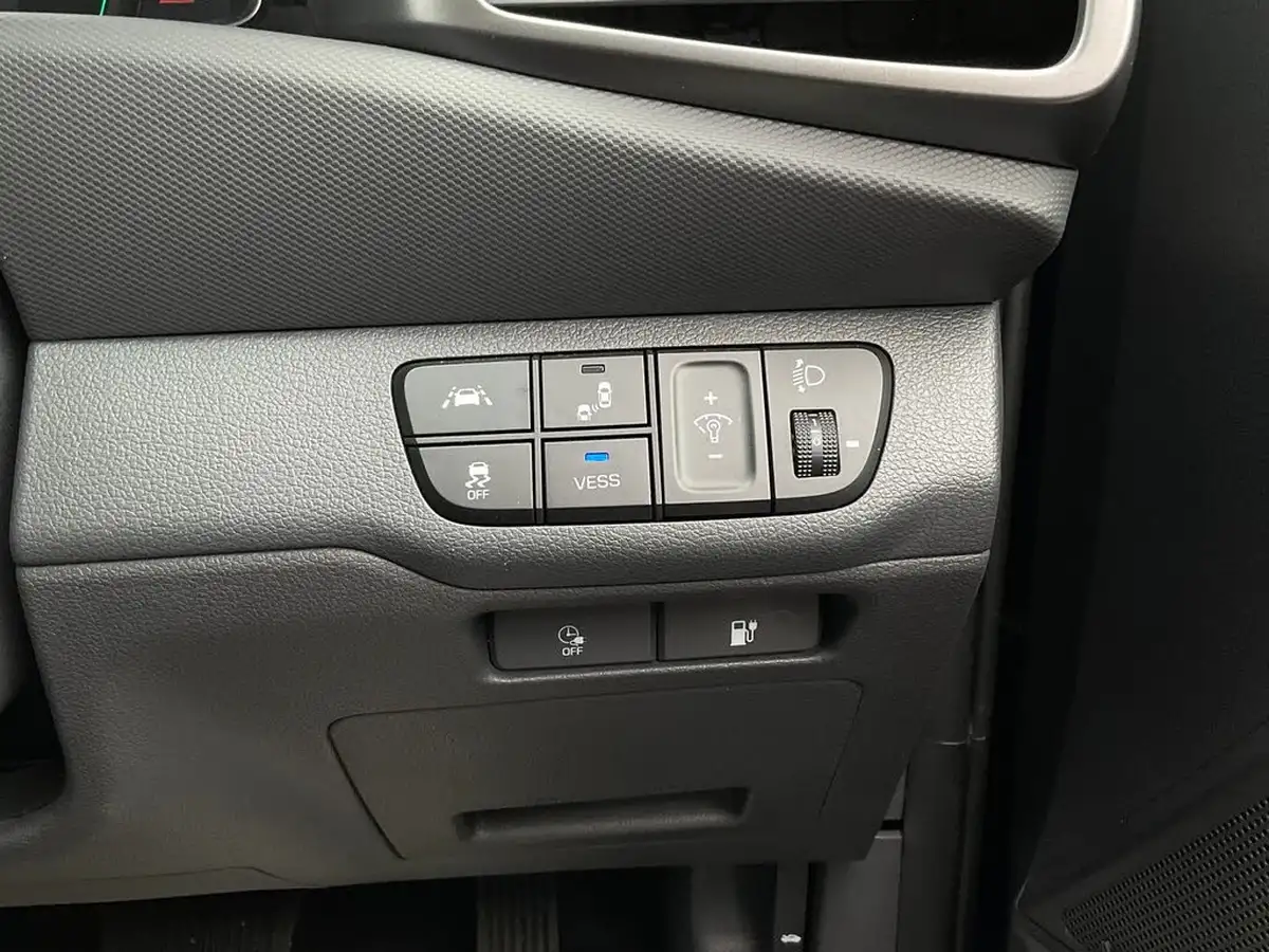 2021-hyundai-ioniq-e-premium-se-electric-100kw-big-27