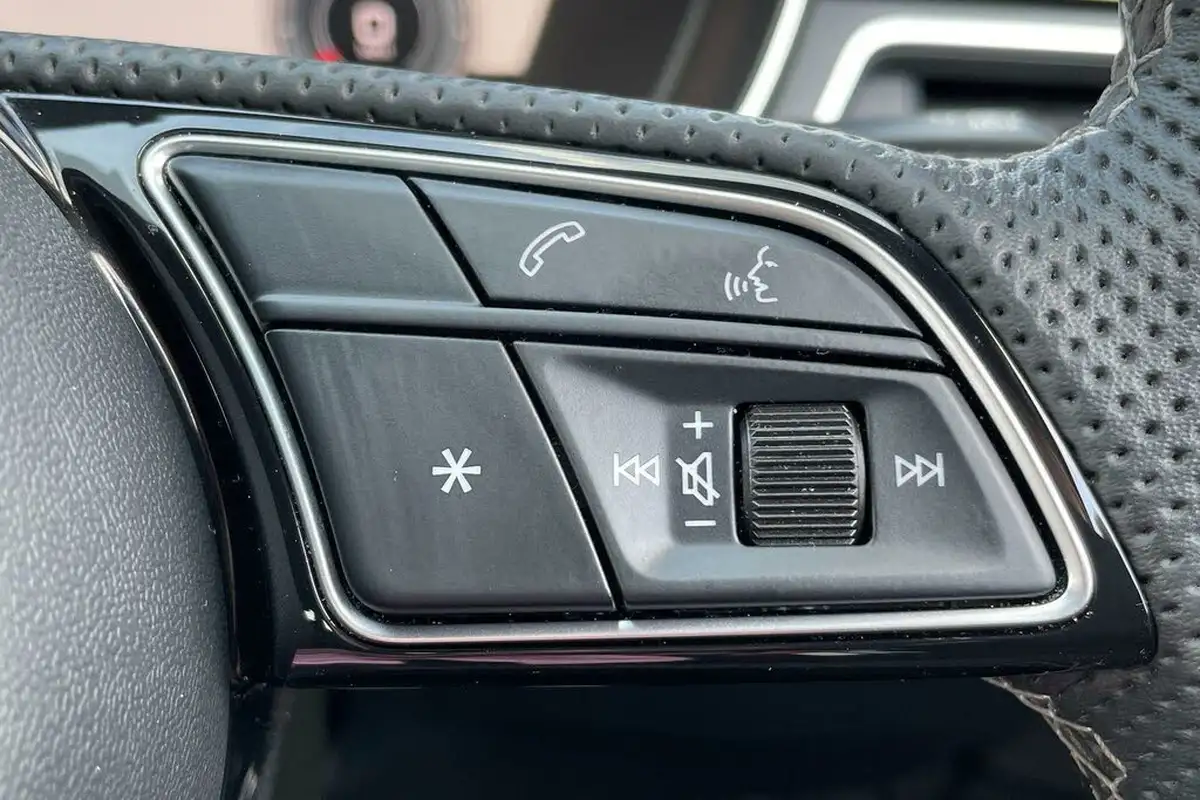 2023-audi-a4-avant-20-40-tfsi-black-edition-big-18