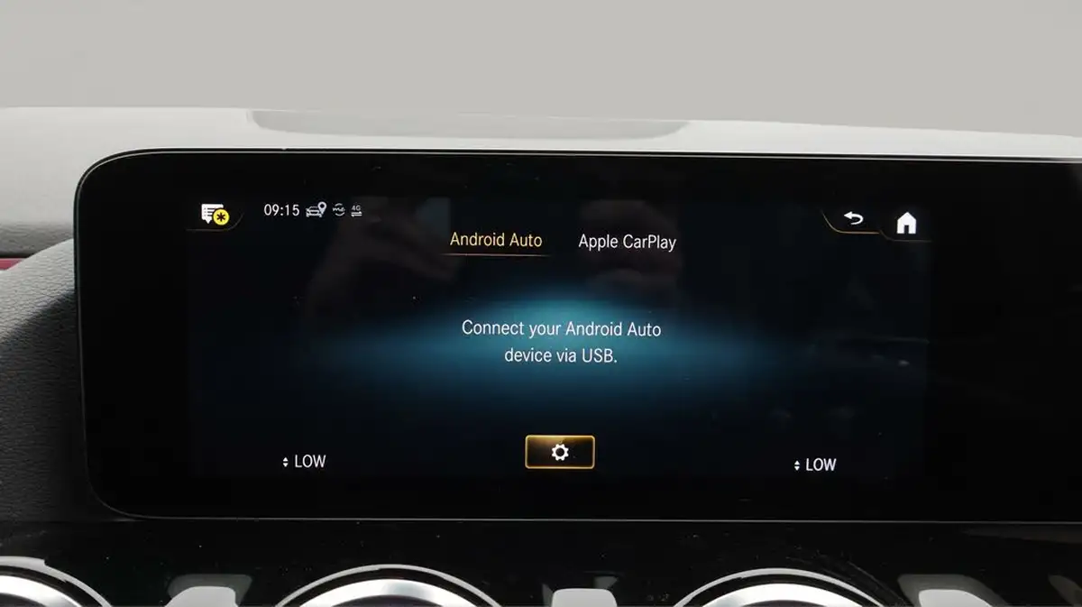 2022-mercedes-benz-gla-class-13-gla-180-amg-line-premium-big-25