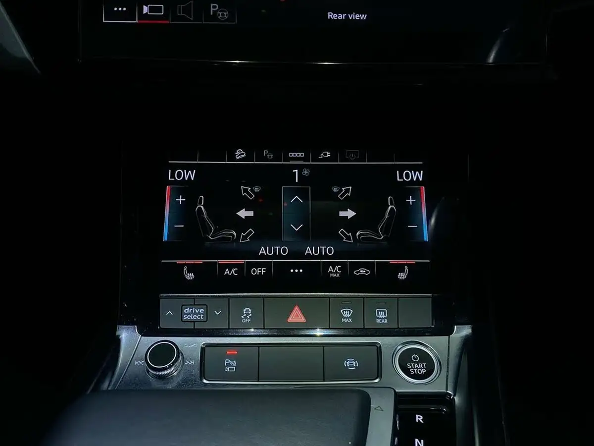 2022-audi-e-tron-55e-technik-station-wagon-big-32