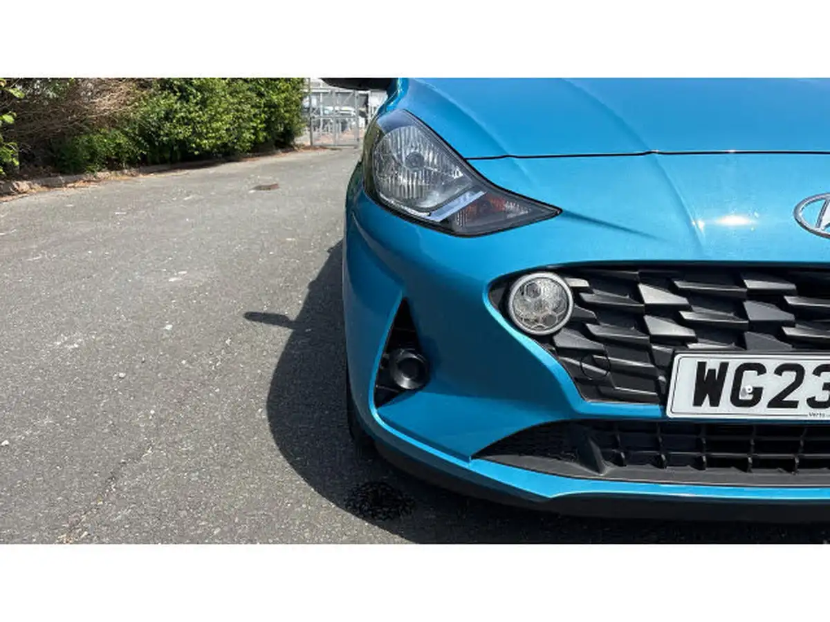 2023-hyundai-i10-12-se-connect-auto-big-22