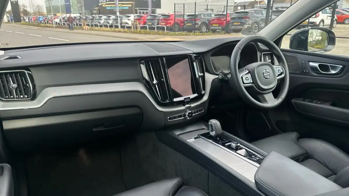 2023-volvo-xc60-20td-b4-plus-big-3