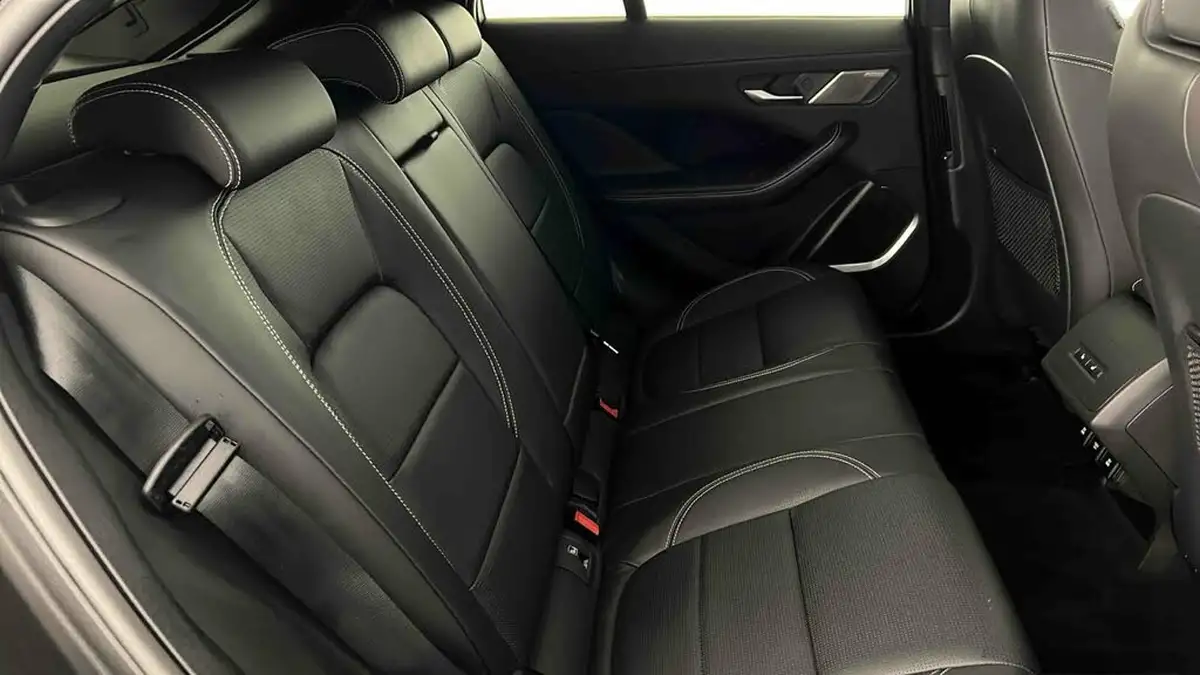 2023-jaguar-i-pace-ev400-hse-black-big-13