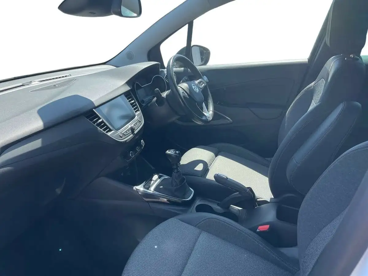2021-vauxhall-crossland-12-elite-nav-130ps-big-9