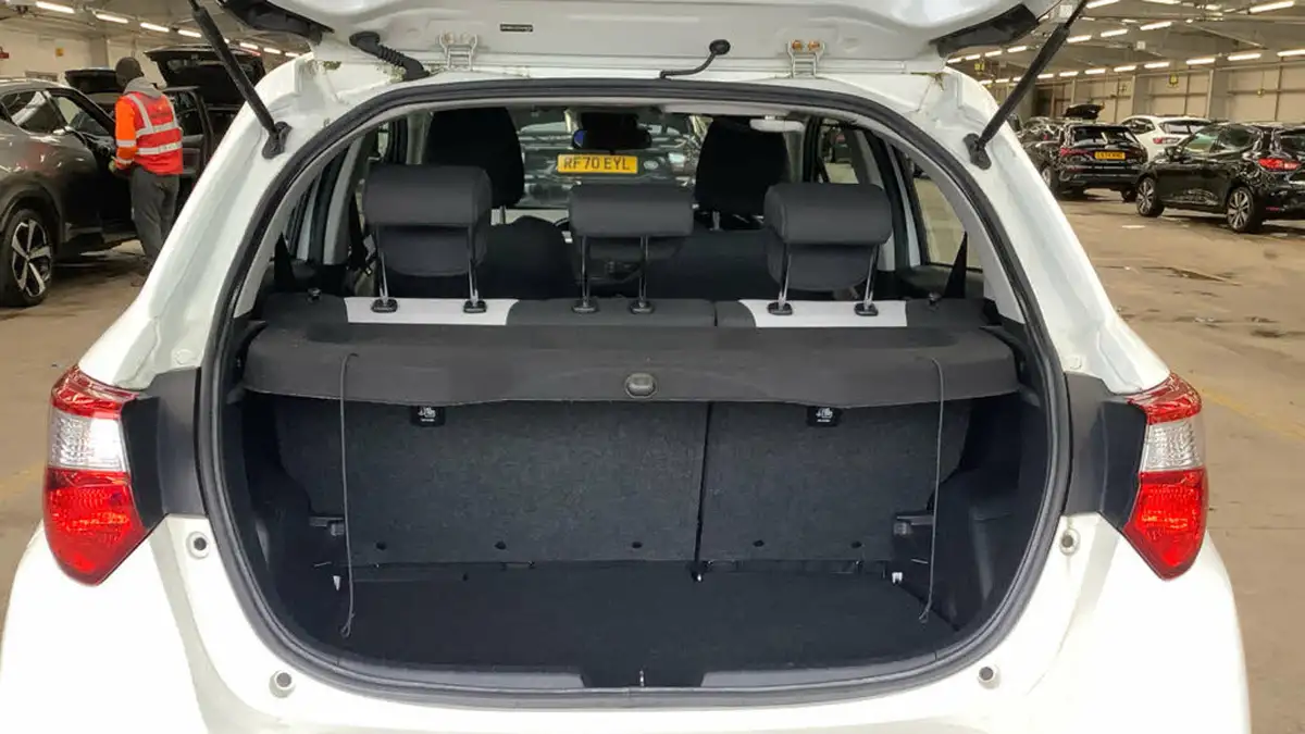 2018-toyota-yaris-15-vvt-i-icon-tech-111bhp-1496cc-big-6