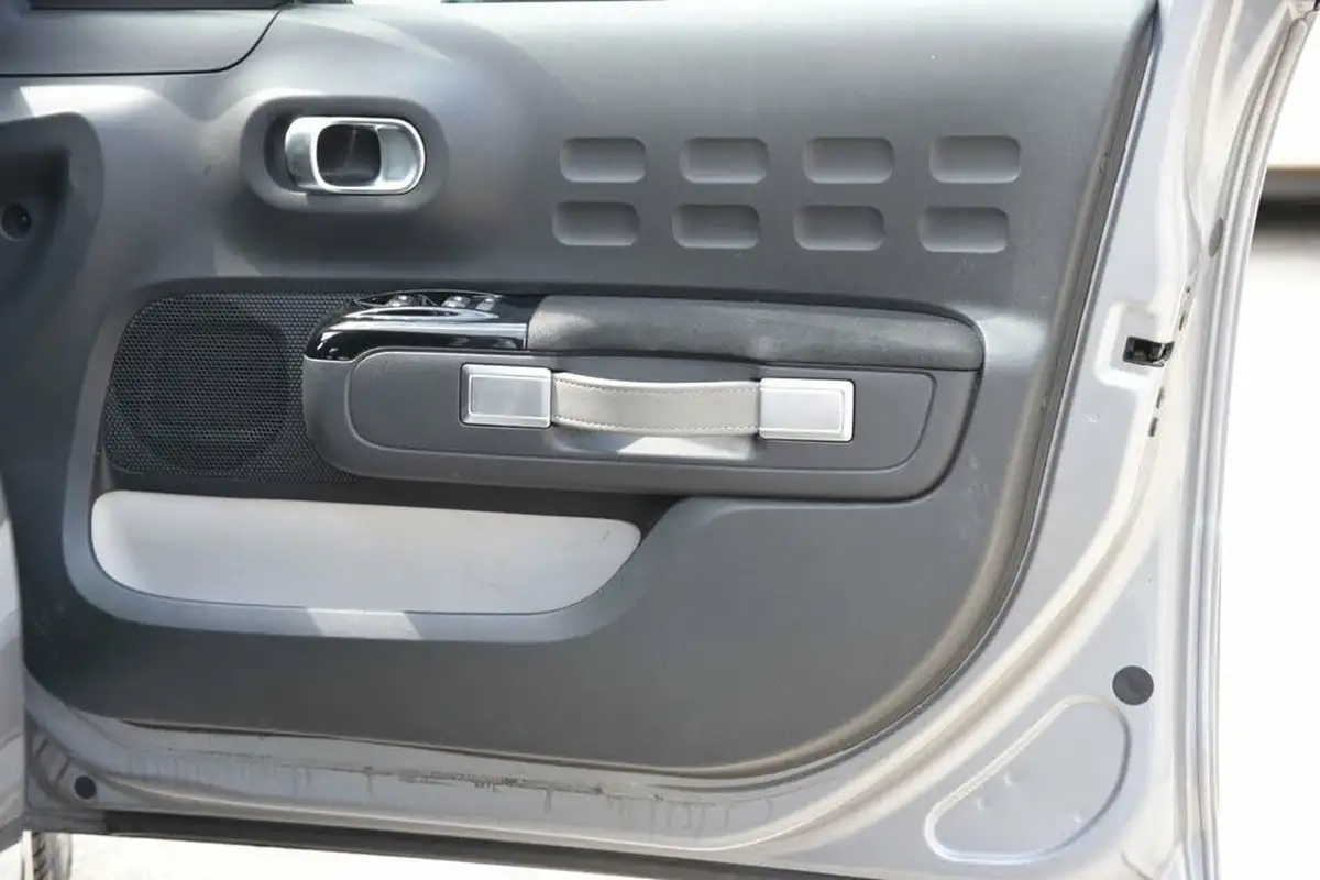 2021-citroen-c3-12-puretech-flair-83ps-big-44