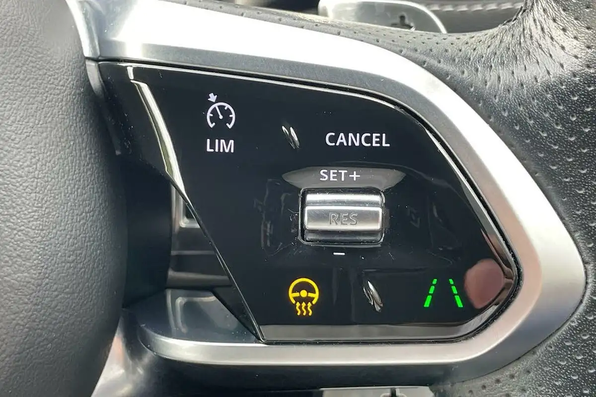 2021-jaguar-f-pace-20-d200-r-dynamic-s-mhev-big-26