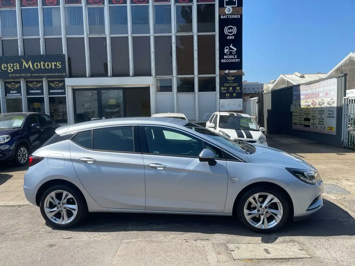 2016-vauxhall-astra-14i-16v-turbo-sri-150ps-hatchback-big-1