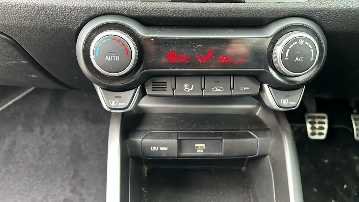 2022-kia-stonic-10-t-gdi-gt-line-s-big-13