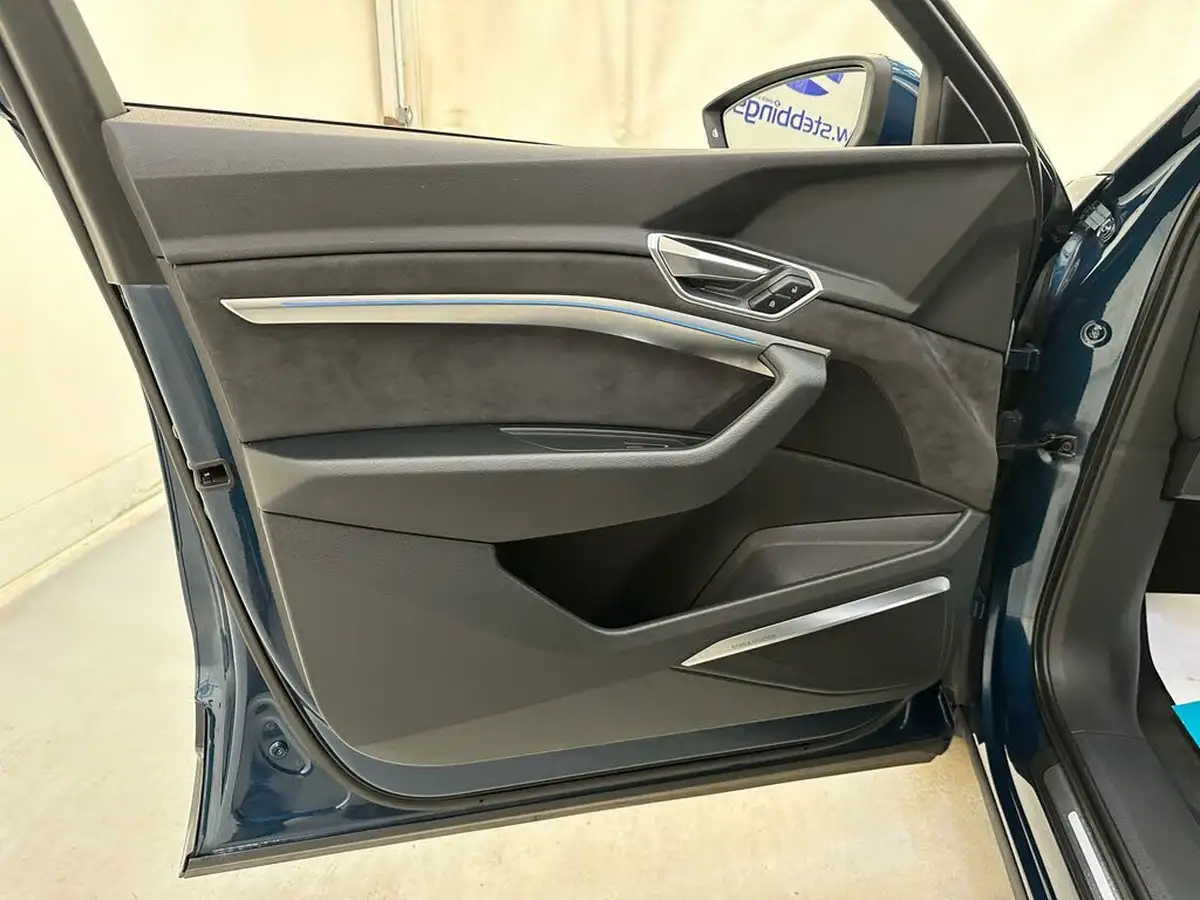 2020-audi-e-tron-50e-sport-big-32