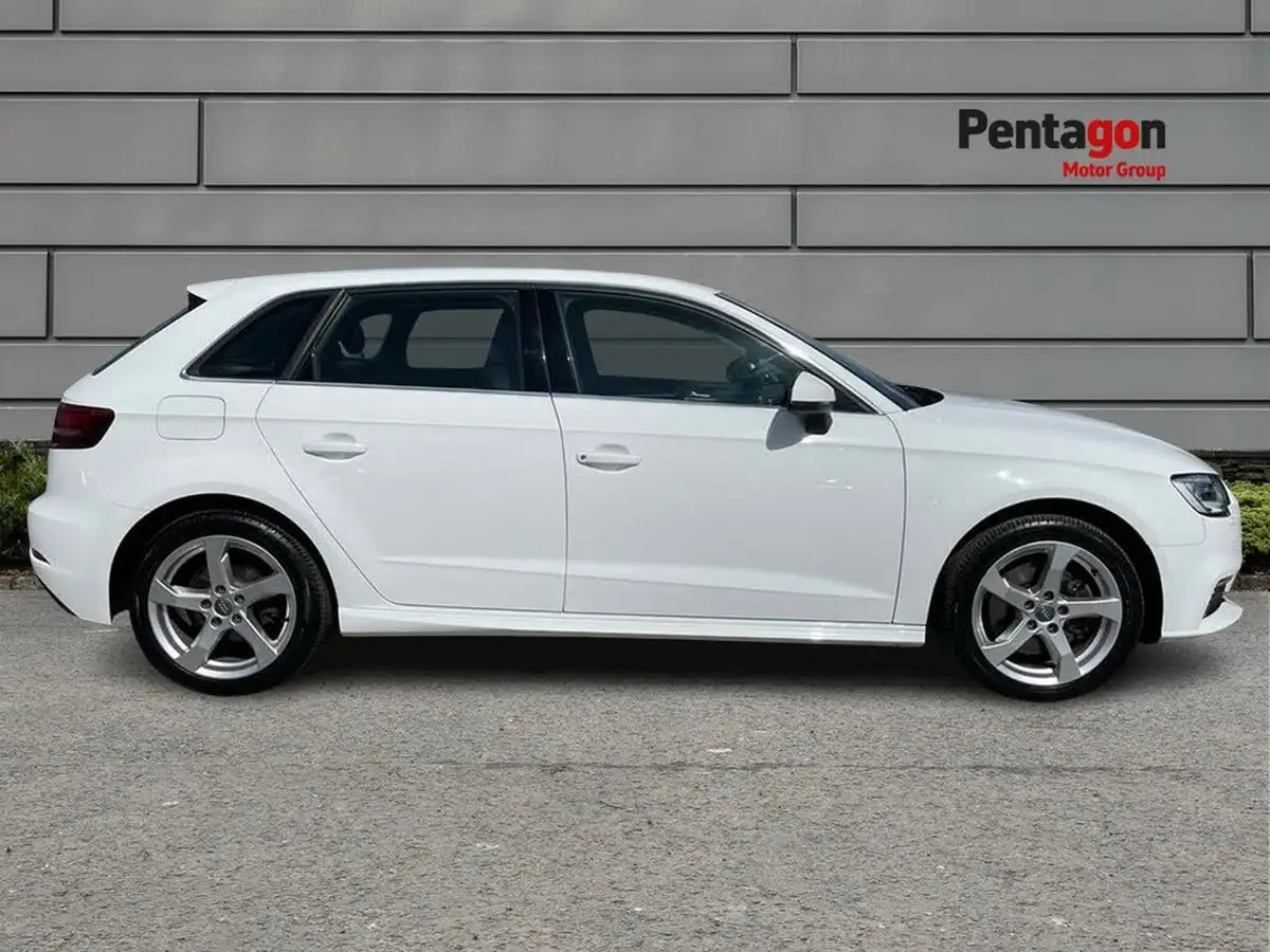 2020-audi-a3-14-40-e-tron-big-13