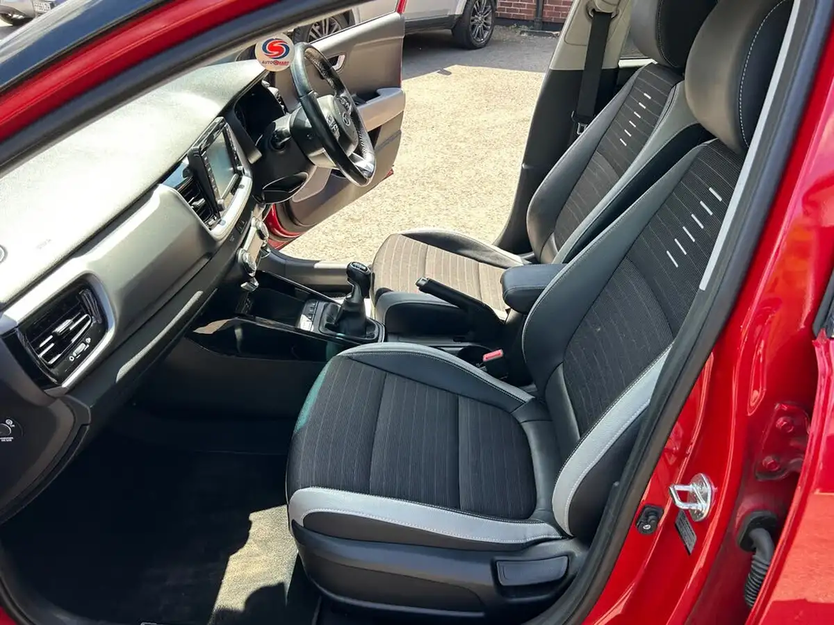 2017-kia-stonic-10-t-gdi-first-edition-big-13