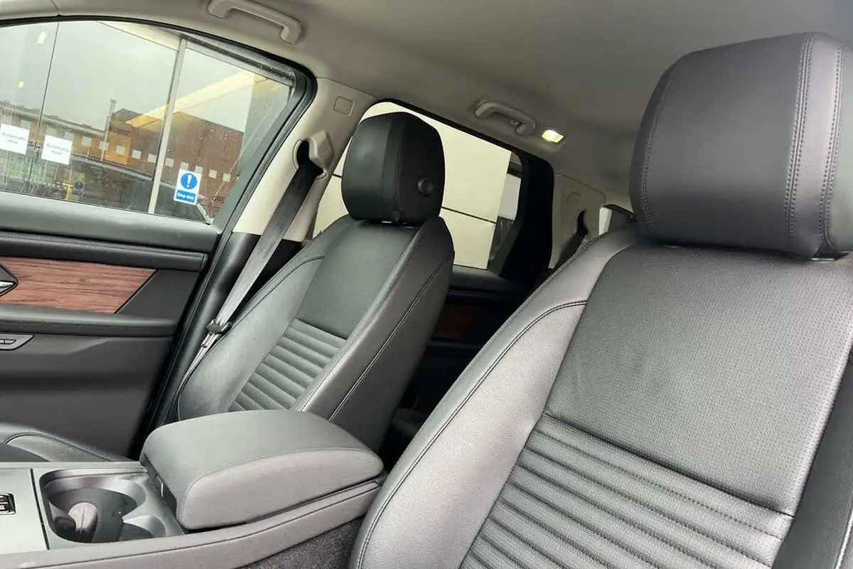 2024-land-rover-discovery-sport-20-d200-s-big-32