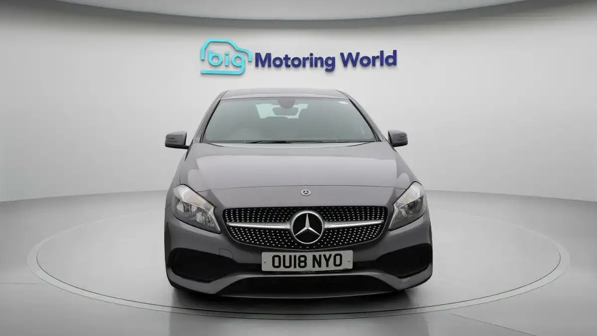 2018-mercedes-benz-a-class-16-a180-amg-line-ss-7g-dct-big-2