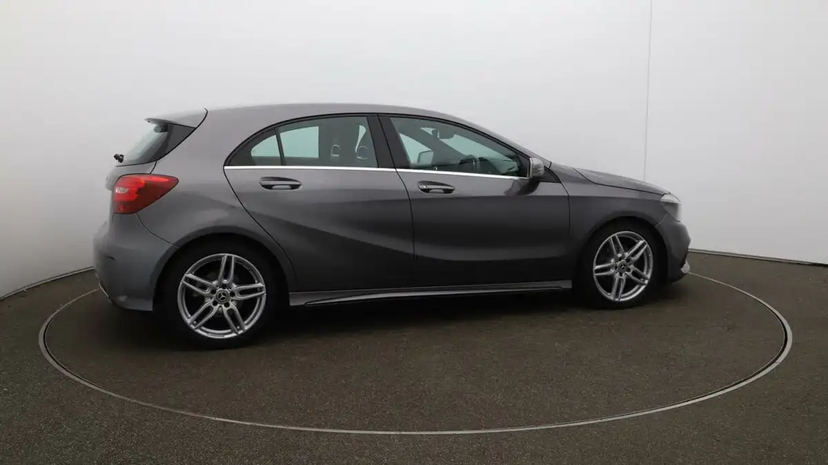 2018-mercedes-benz-a-class-16-a180-amg-line-ss-7g-dct-big-50
