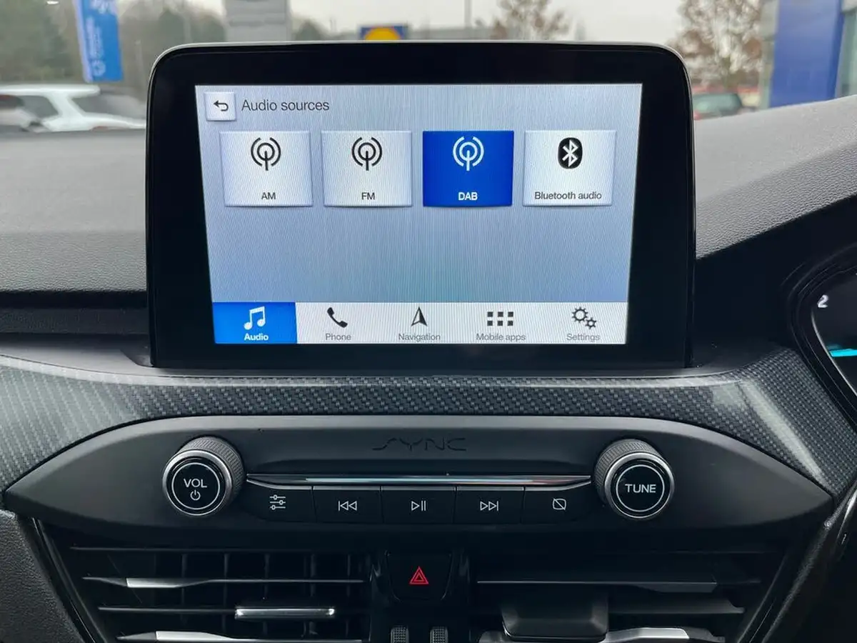 2018-ford-focus-15-st-line-x-hatchback-big-26