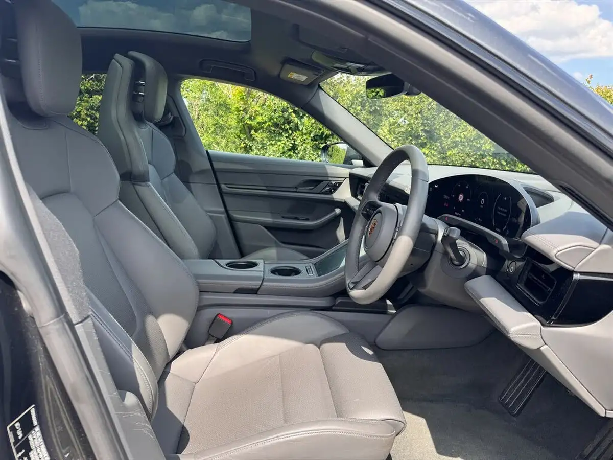 2020-porsche-taycan-e-4s-571ps-performance-battery-plus-big-7