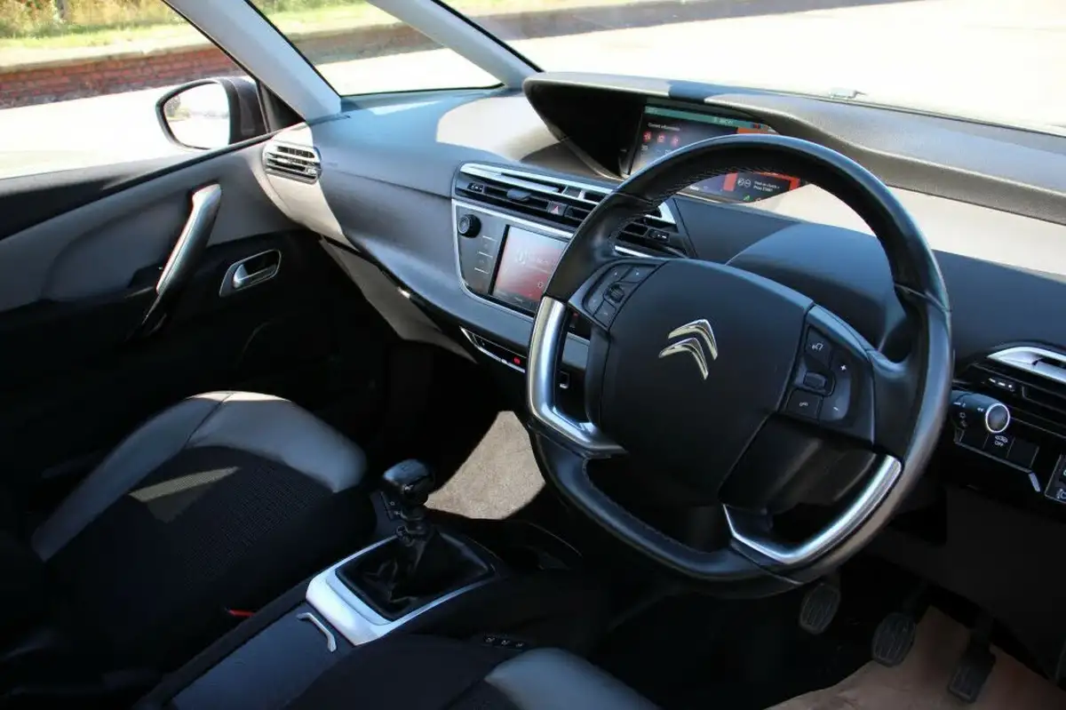 2018-citroen-c4-spacetourer-12-puretech-flair-big-19
