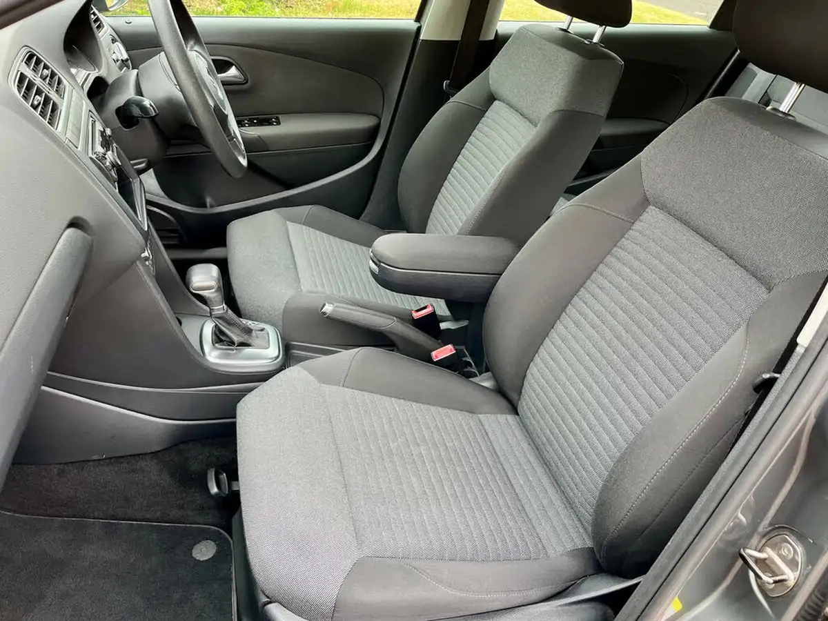 2010-volkswagen-polo-14-se-86ps-5d-dsg-big-16