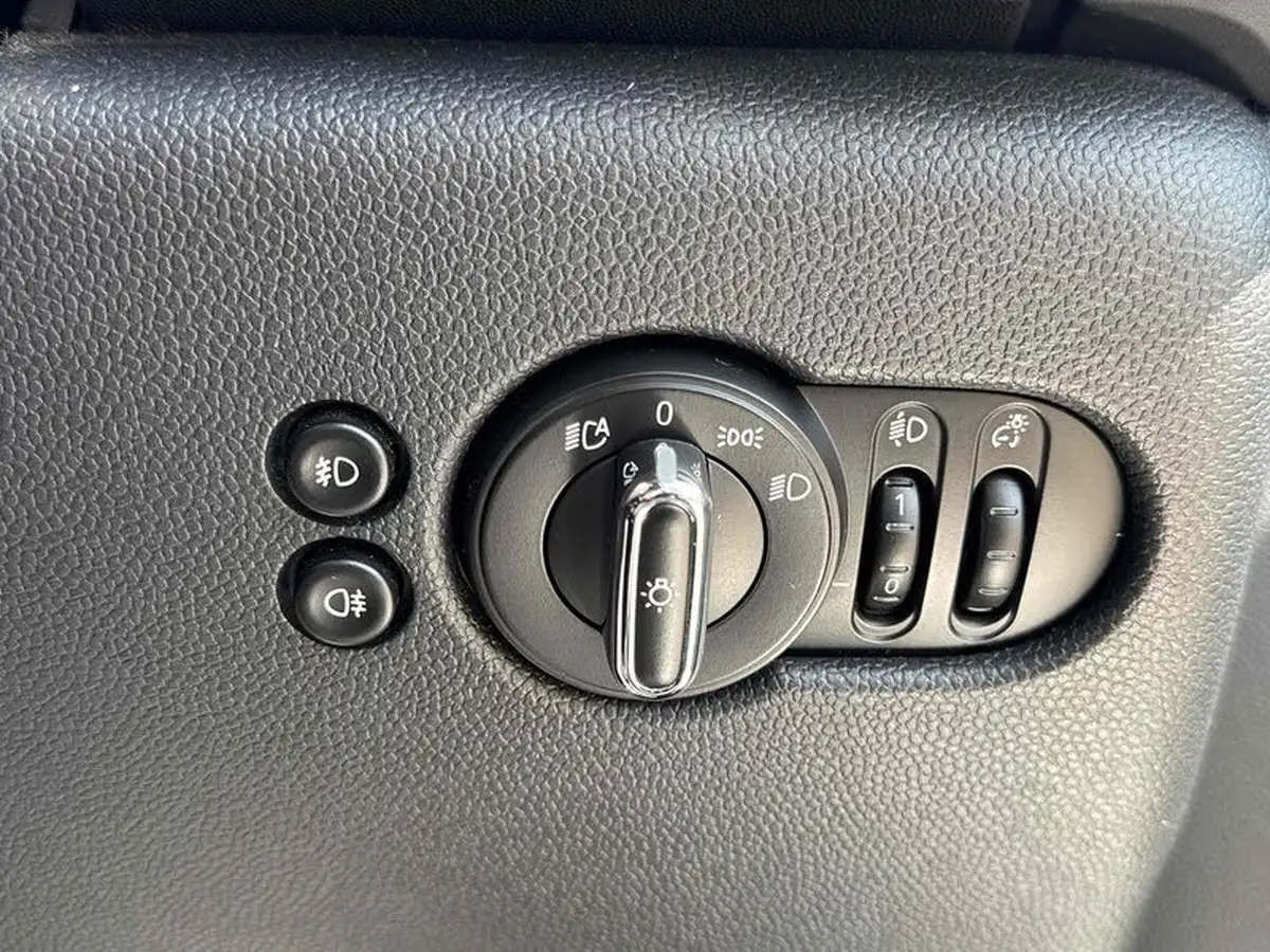 2015-mini-cooper-15-cooper-5d-auto-big-23