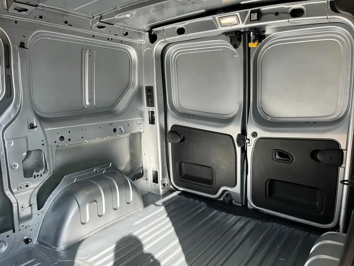 2025-renault-trafic-20dci-sl30-150-extra-big-10