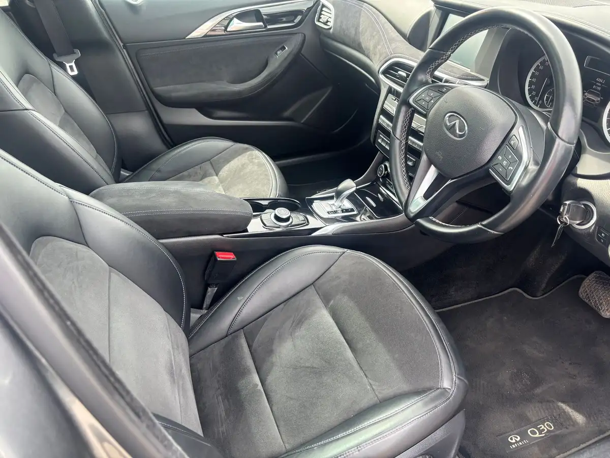2016-infiniti-q30-15d-business-executive-dct-big-13