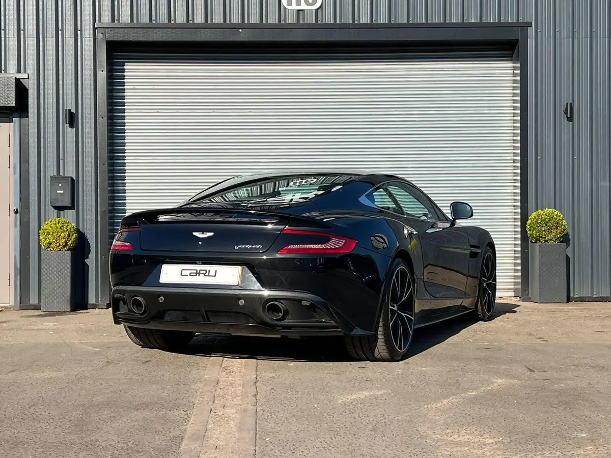 2013-aston-martin-vanquish-59-big-10