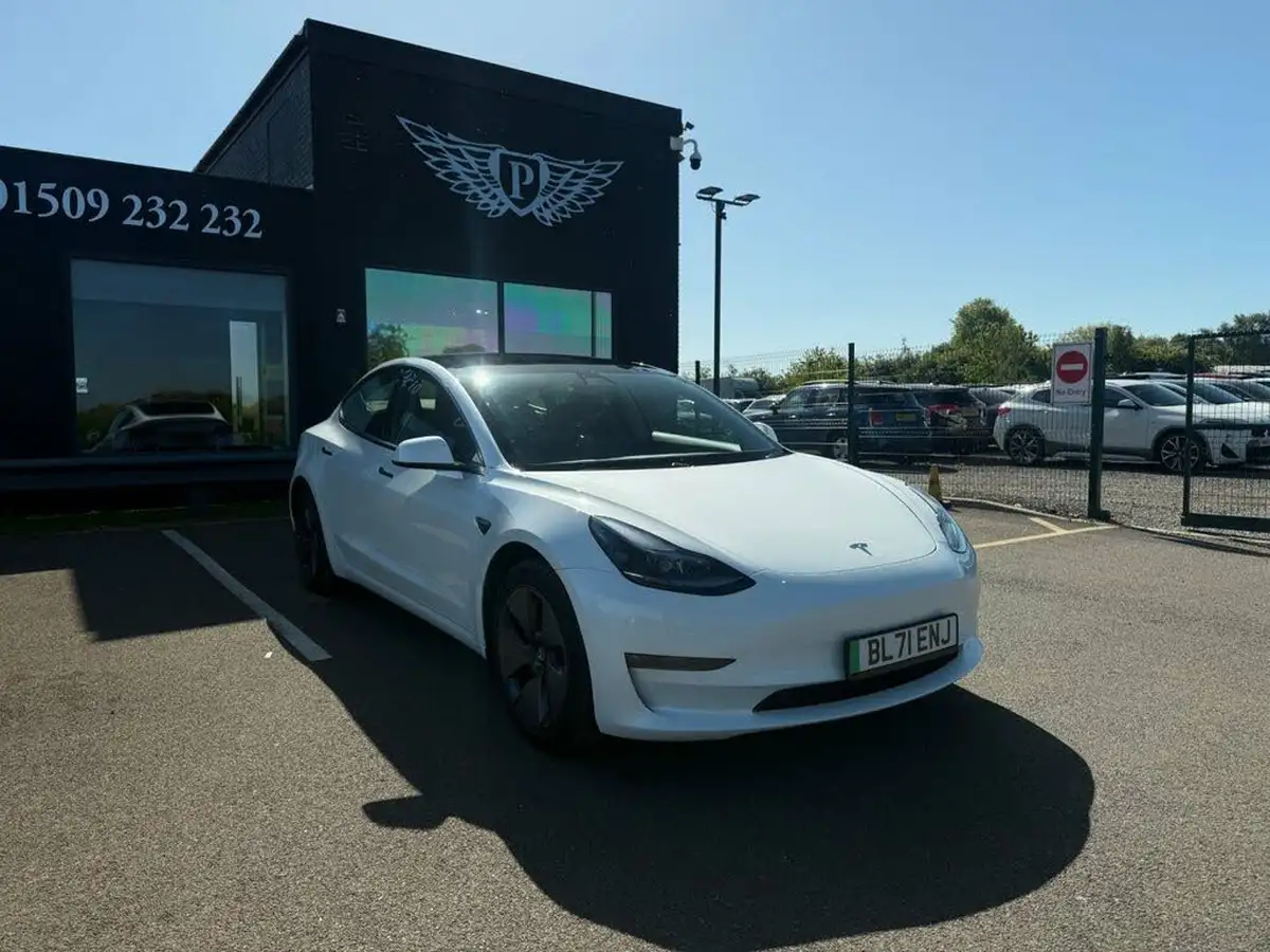 2022-tesla-model-3-e-long-range-big-11