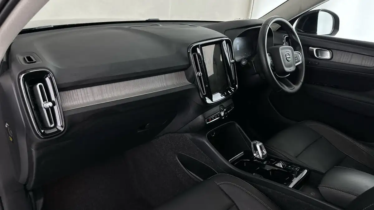 2021-volvo-xc40-15-t5-inscription-262bhp-big-13