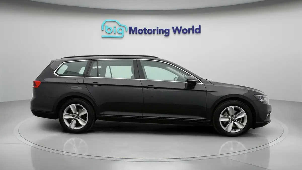 2021-volkswagen-passat-20tdi-se-nav-150ps-estate-5d-big-7