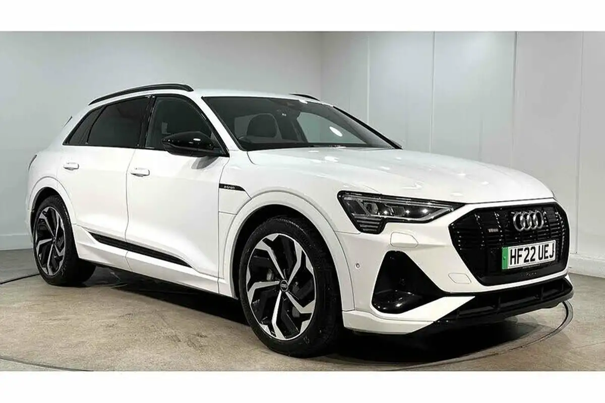 2022-audi-e-tron-50e-black-edition-station-wagon-big-10