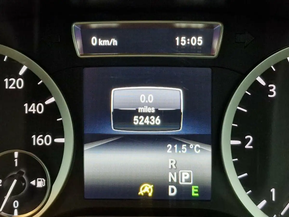 2016-infiniti-q30-22d-sport-awd-big-59