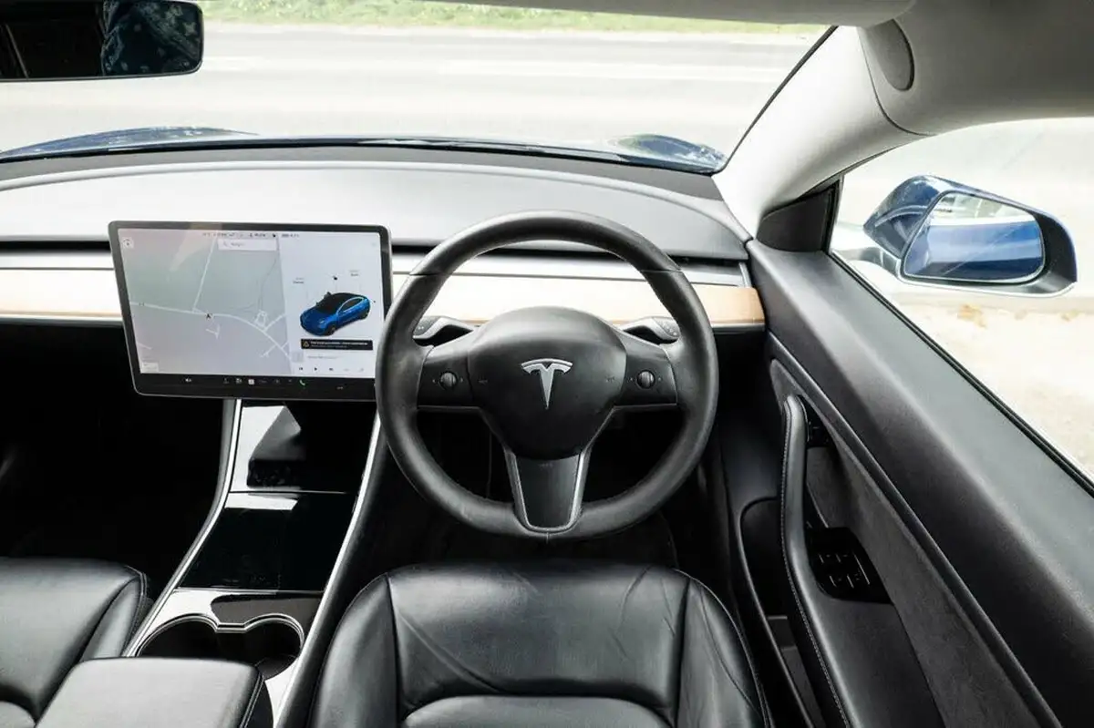 2020-tesla-model-3-e-standard-plus-big-8