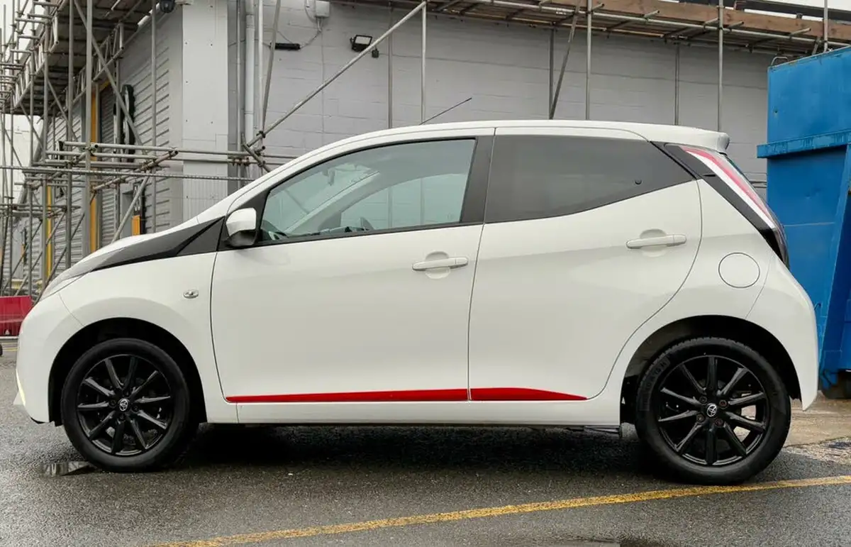 2017-toyota-aygo-10-vvt-i-x-press-71bhp-big-10