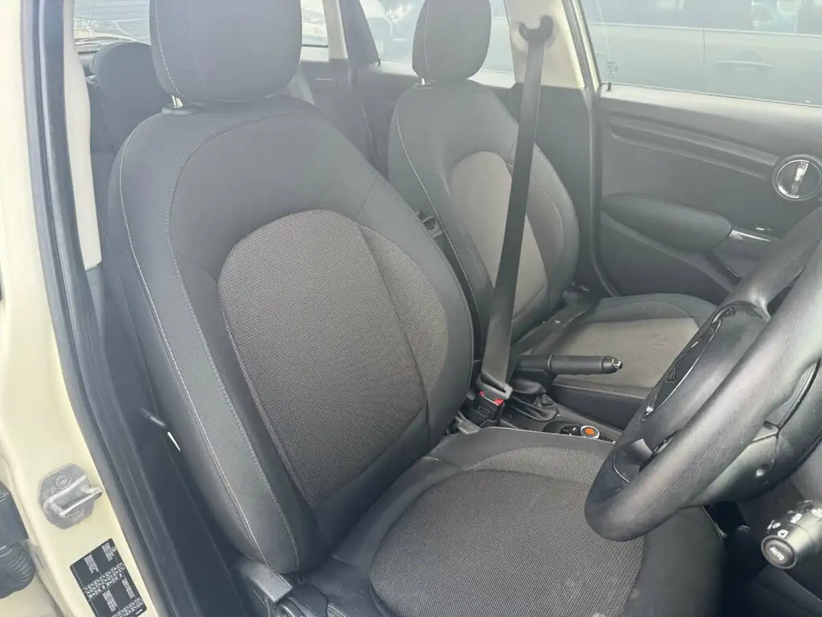 2019-mini-cooper-15-cooper-classic-hatchback-5d-big-18