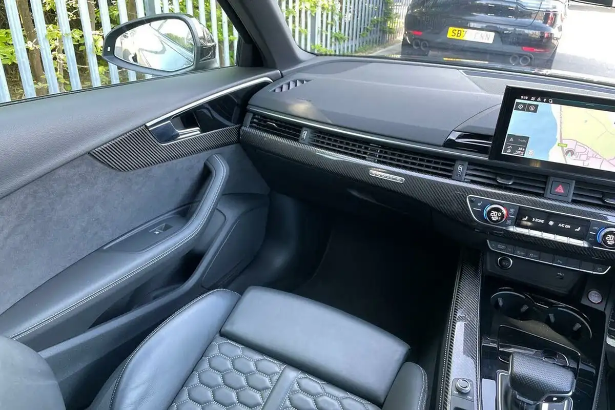 2022-audi-rs4-avant-29-tfsi-carbon-black-big-35