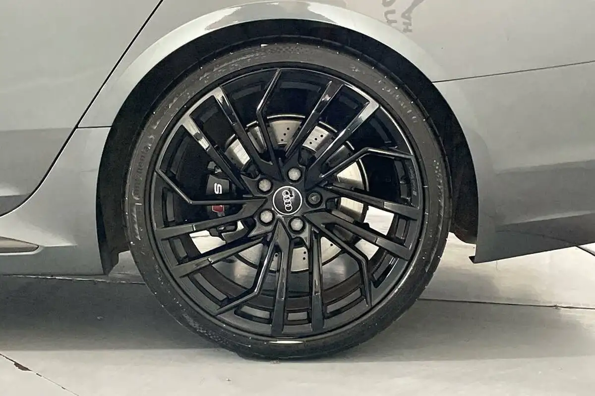 2022-audi-rs4-avant-29-tfsi-carbon-black-big-11