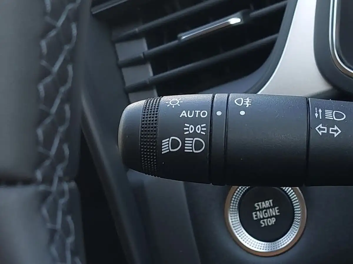 2022-renault-captur-10-tce-iconic-edition-big-17
