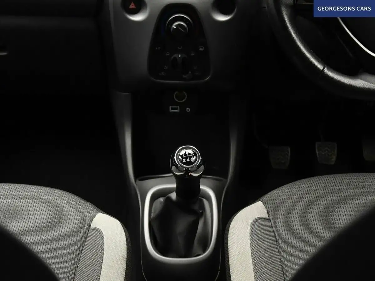 2022-toyota-aygo-10-vvt-i-x-play-big-25