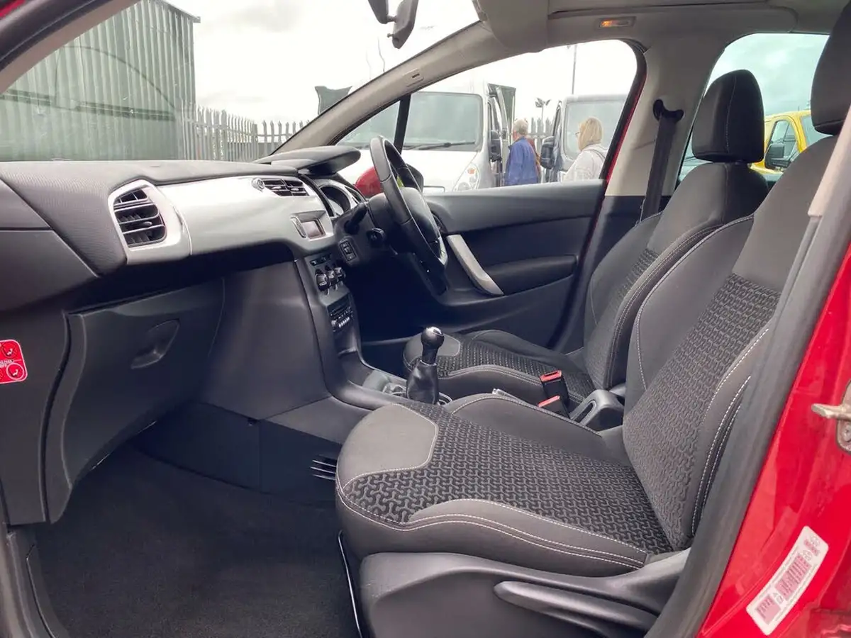 2010-citroen-c3-14td-vtr-big-8