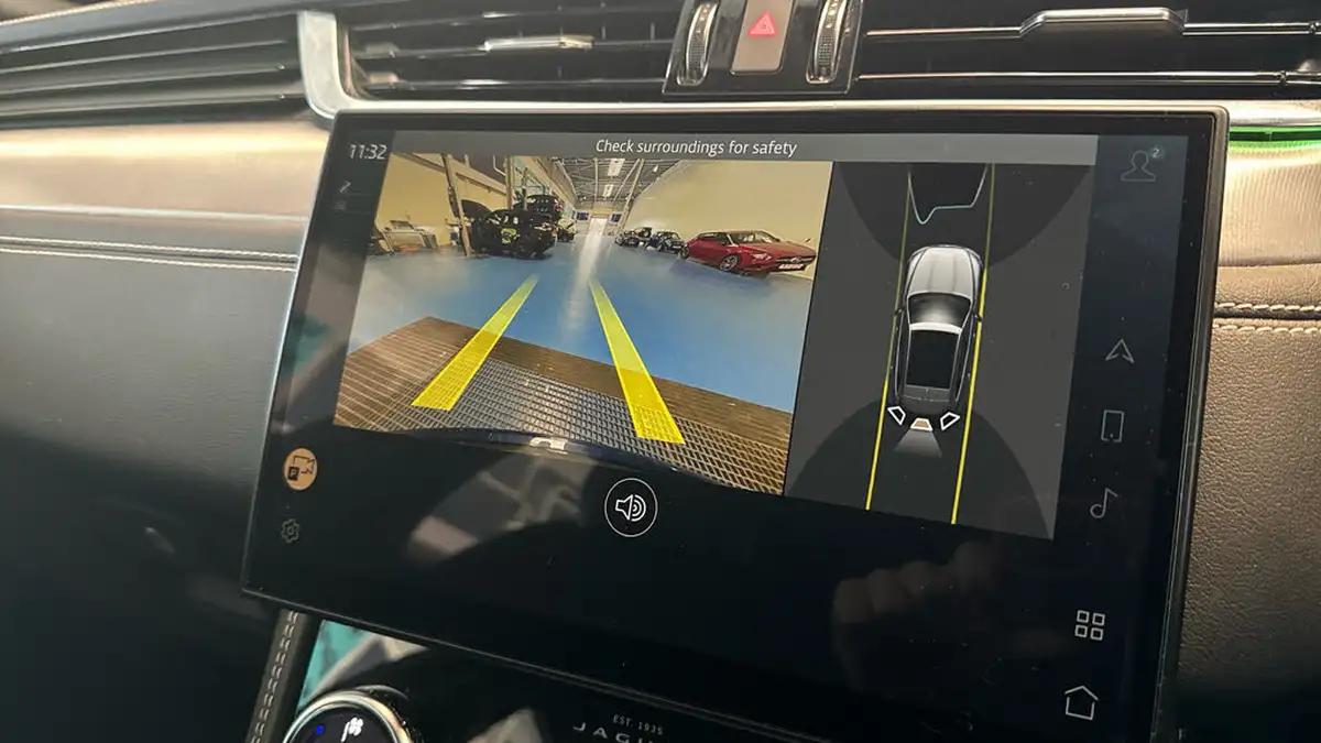 2022-jaguar-f-pace-20-p400e-r-dynamic-se-big-20